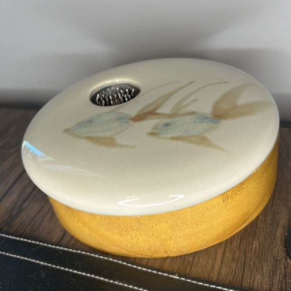 Fishy Round Ceramic Ikebana Pottery Vase - Picture 3 of 7